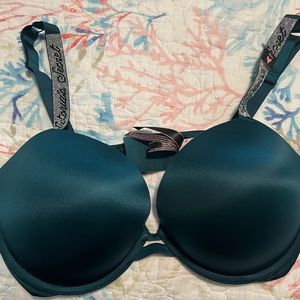 NWT Victoria’s Secret Very Sexy Push-up Bra, Size 38DD